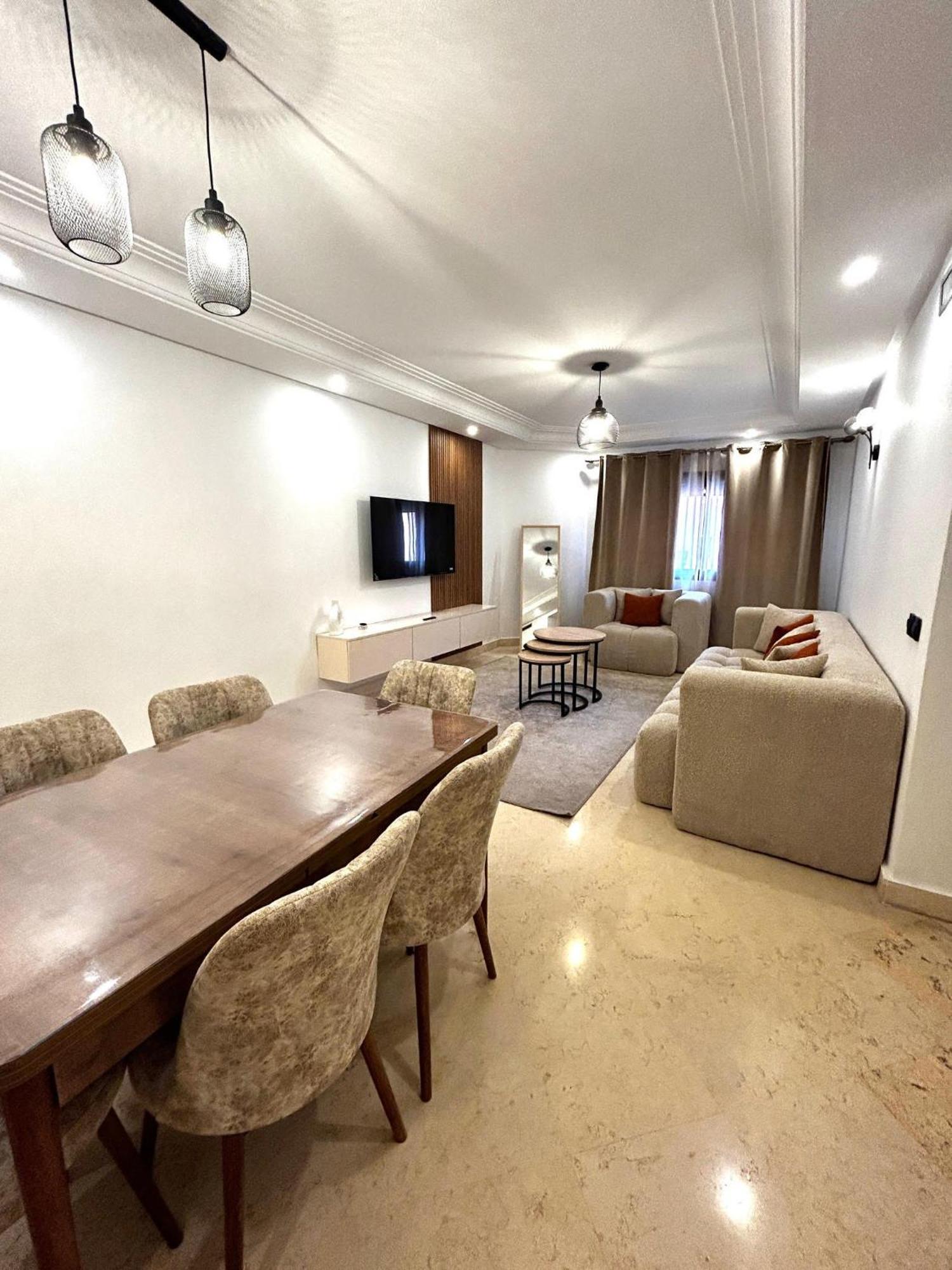 Charmant Appartement A Gueliz マラケシュ エクステリア 写真