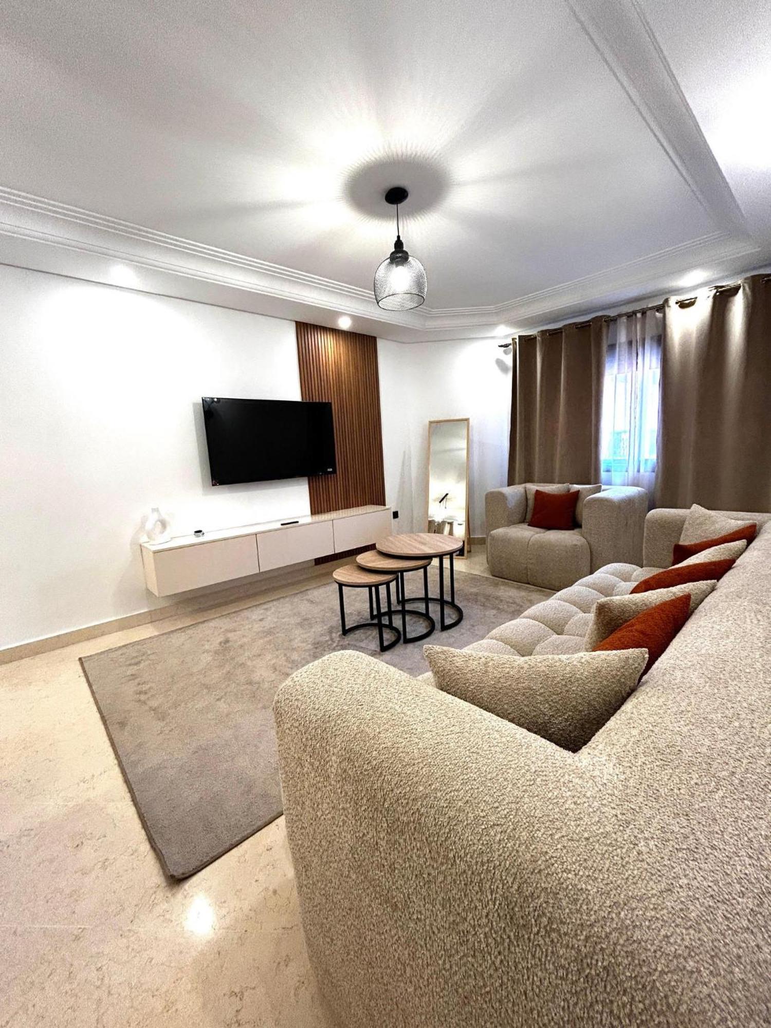 Charmant Appartement A Gueliz マラケシュ エクステリア 写真